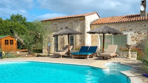 Pool - Roulotte 'Au Bois Chéri' – Shared Pool and Wellness Facilities (Bussac Forêt)