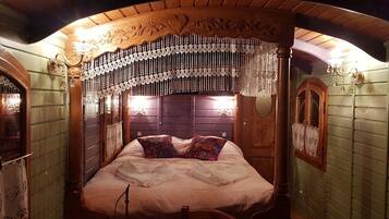 WiFi, bed sheets