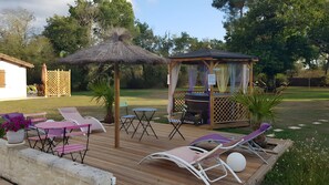 Property grounds - Roulotte 'Au Bois Chéri' – Shared Pool and Wellness Facilities (Bussac Forêt)