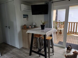 Dining - Mobile Home 'Mobil Home Arès' in Arès, Near the Beach and Arcachon Bay (Arès)