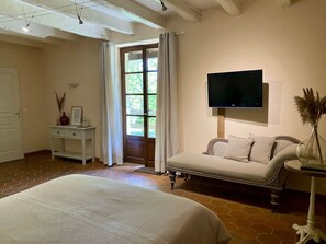 Iron/ironing board, WiFi, bed sheets - Quercy Room – Romantic & Authentic Retreat (Gramat)