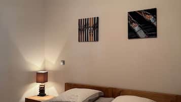 2 bedrooms, bed sheets