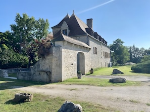 Exterior - The Causse Room – Warm & Intimate Retreat (Gramat)