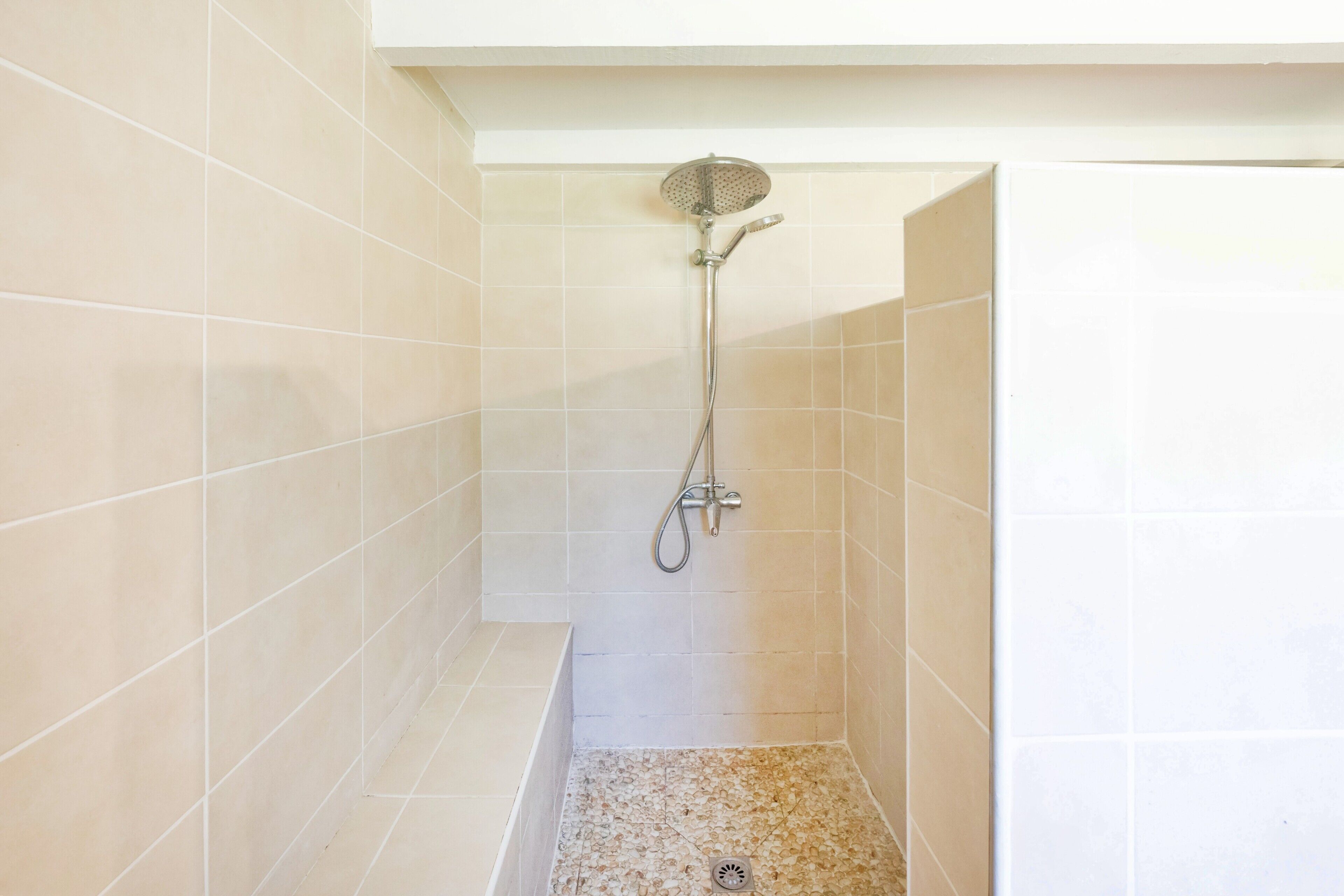 Douche, serviettes fournies