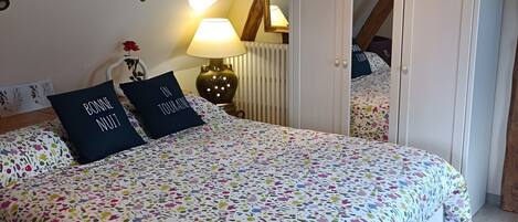 1 soverom, strykejern/-brett, wi-fi og sengetøy