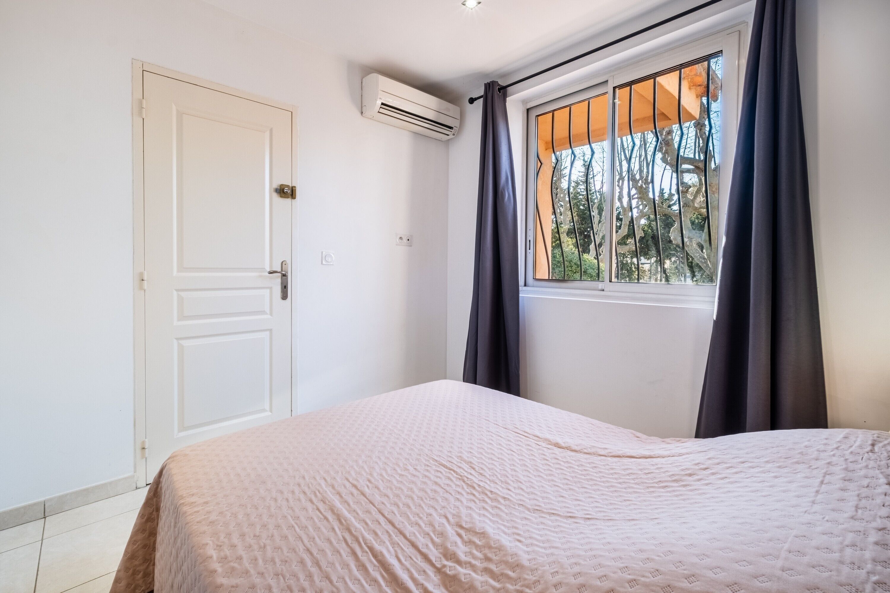 熨斗/熨衣板、WiFi、床单