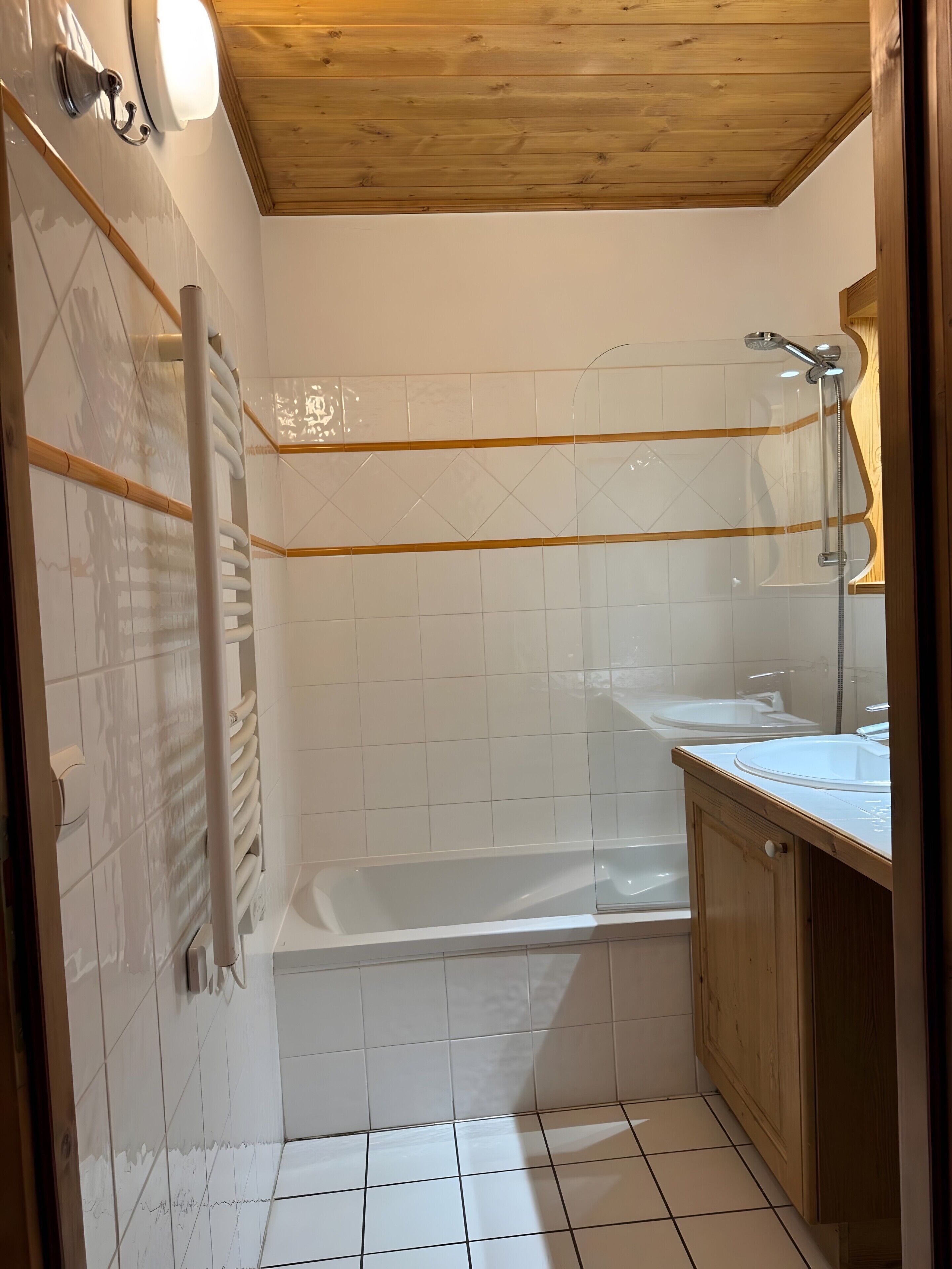 シャワー、タオル