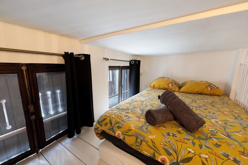 Charming Apartment in Joigny Center with Wi-Fi