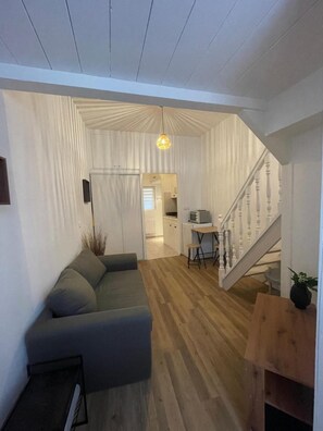 TV - Apartment 'Duplex Charmant 4 Pers Tout À Pied' with Wi-Fi (Joigny)