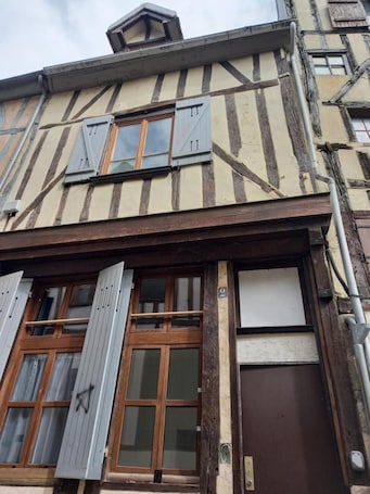 Détail de l’extérieur. Appartement Duplex Charmant Centre Joigny - 1 avec Wi-Fi