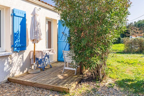 Gästezimmer „L’Althéa“ mit privater Terrasse und WLAN