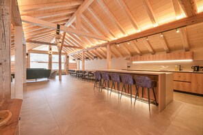 Interior - Gîte 'Lisalice': Mountain View, Private Terrace & Wi-Fi (Les Villards-sur-Thônes)
