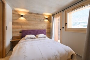 WiFi, bed sheets - Gîte 'Lisalice': Mountain View, Private Terrace & Wi-Fi (Les Villards-sur-Thônes)