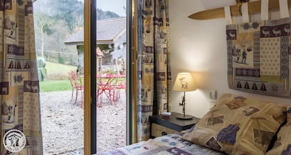 Gîte Chez Mayon: Vacation Home with Mountain View and Wi-Fi in Orcier