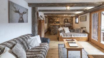 Télévision, cheminée, jeux vidéo