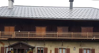 Gîte 'La Ferme du Mont Blanc': Mountain View, Private Terrace & Wi-Fi