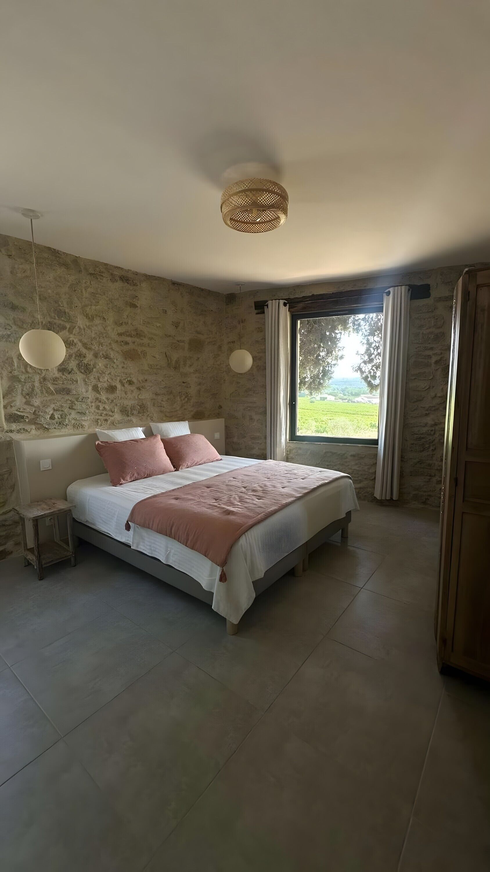 Fer et planche à repasser, Wi-Fi, draps fournis