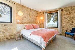 Iron/ironing board, WiFi, bed sheets - Holiday Home - Les Gîtes De Figon - Private Pool, Wi-Fi, Air Conditioning (Laudun)