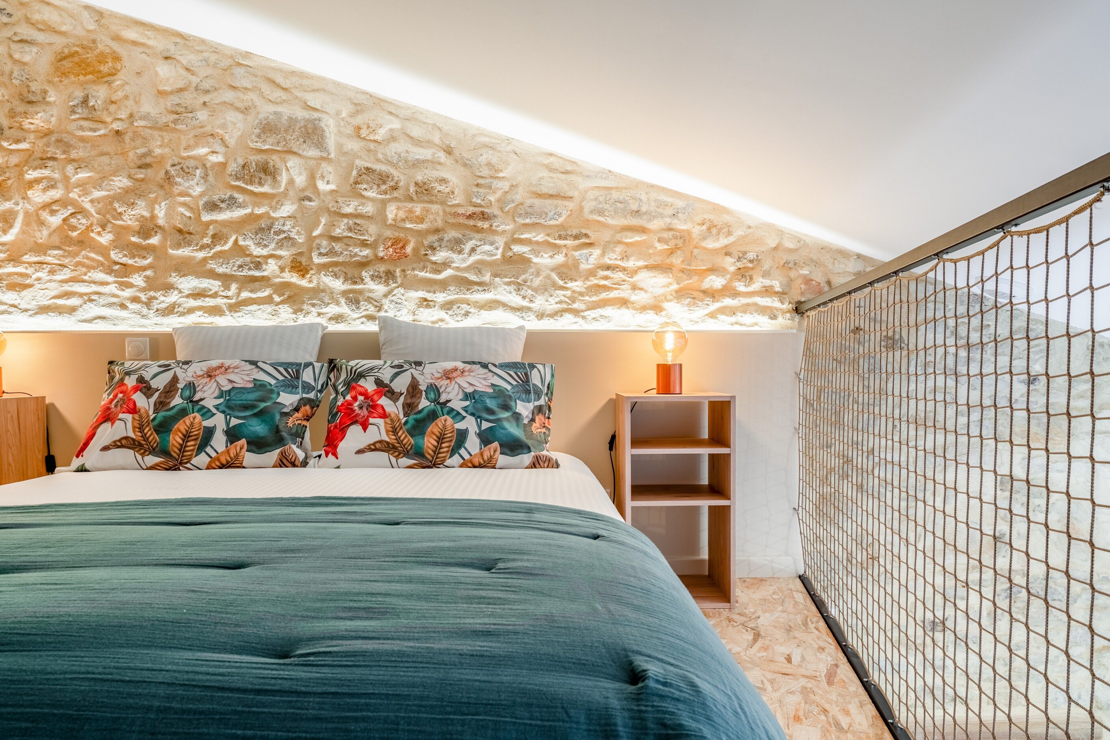 アイロン / アイロン台、WiFi、ベッドシーツ