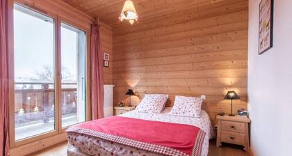 Bed & Breakfast 'Fauvette' mit Bergblick, Gemeinschaftsgarten und WLAN
