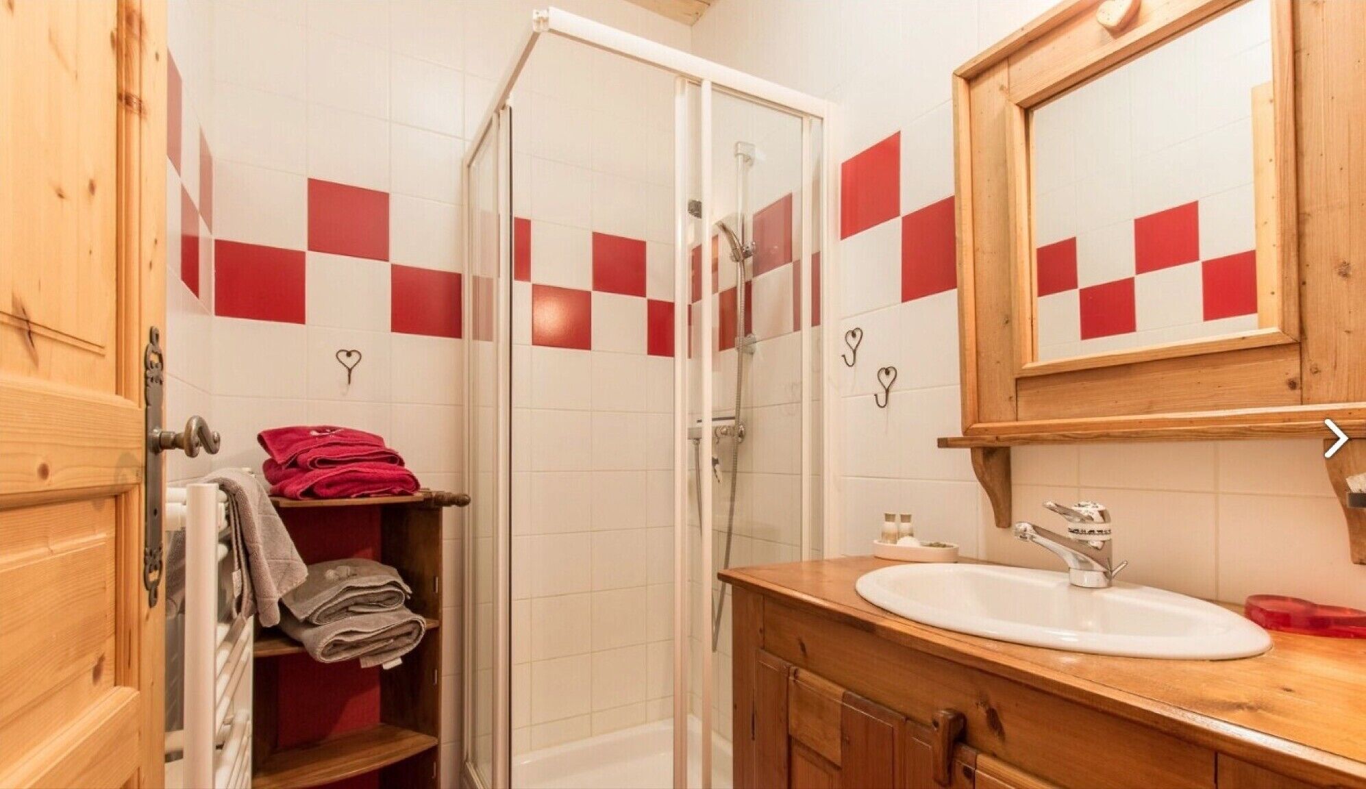 Douche, serviettes fournies