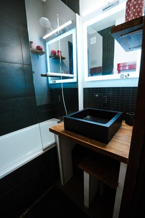 Chuveiro, secador de cabelo