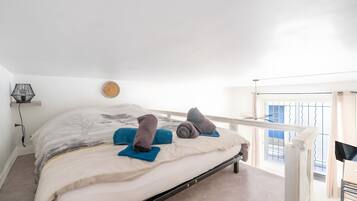 Iron/ironing board, WiFi