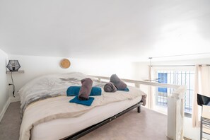 Iron/ironing board, WiFi - Apartment 'Studio Cosy Au Centre De Ville - 2' with Wi-Fi (Beaucaire)