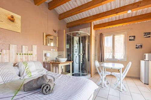 Chambre d’hôtes « Les Enclouses » avec terrasse privée et Wi-Fi