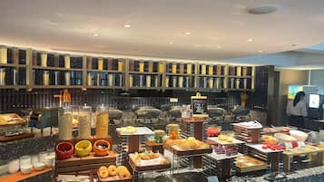 Se ofrece un desayuno autoservicio entre semana (por un coste adicional)