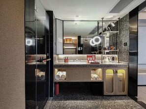 Superior Double Room, City View | In-room safe, desk, laptop workspace, blackout drapes - Arthur Hotel Canton Tower Guangzhou (Guangzhou)