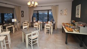 Free daily buffet breakfast - Les Alisiers (Houffalize)