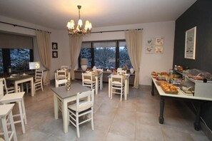 Free daily buffet breakfast - Les Alisiers (Houffalize)