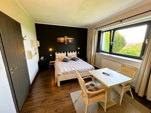 Standard Double Room, Garden View | Down comforters, rollaway beds, free WiFi, bed sheets - Les Alisiers (Houffalize)