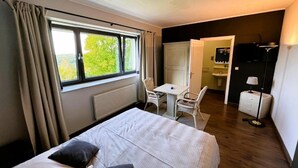 Standard Double Room, Garden View | Down comforters, WiFi (free), bed sheets - Les Alisiers (Houffalize)