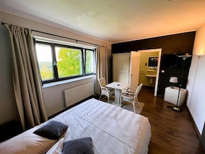 Standard Double Room, Garden View | Down comforters, rollaway beds, free WiFi, bed sheets - Les Alisiers (Houffalize)
