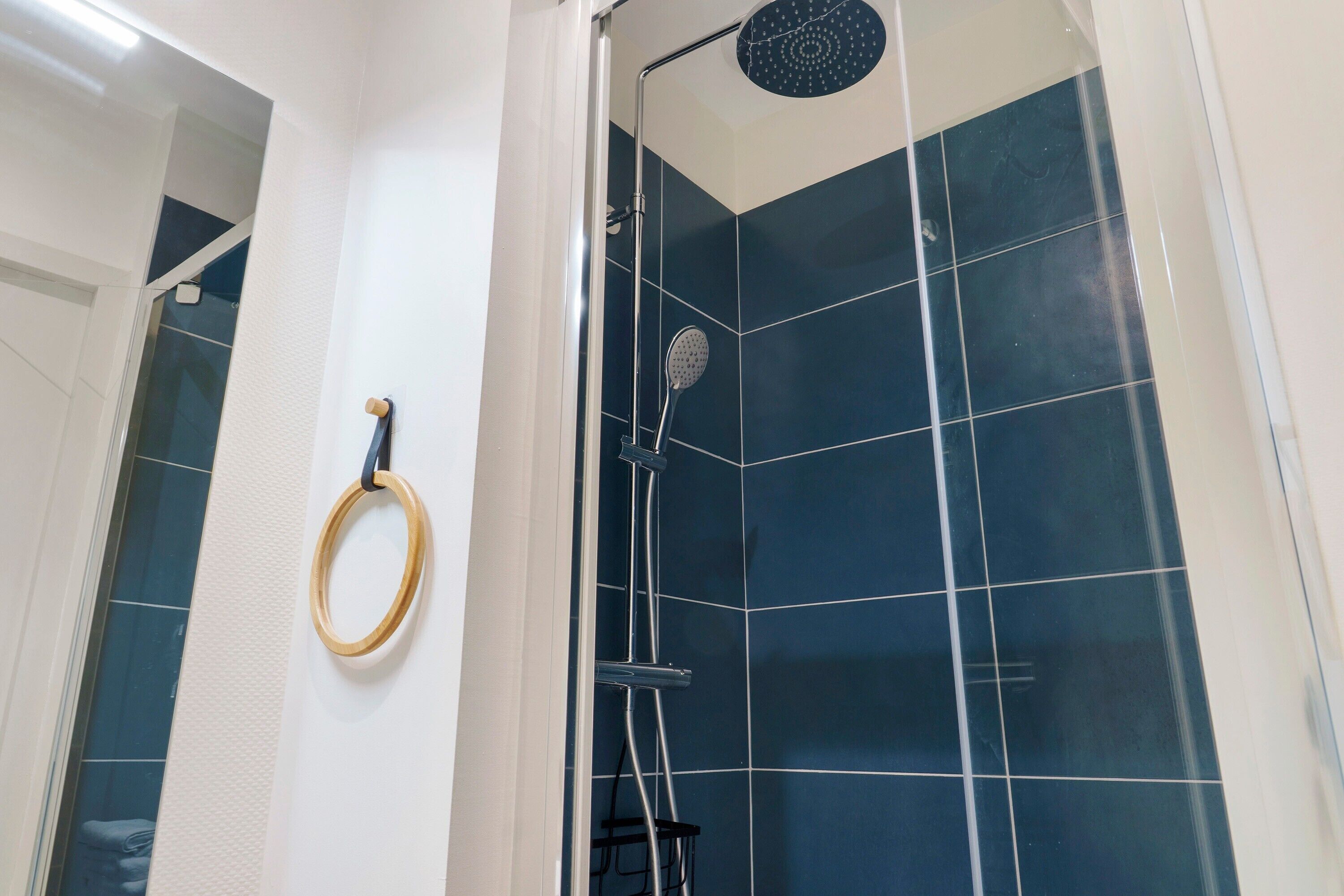 Douche, serviettes fournies