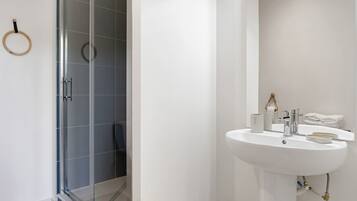 Shower, towels