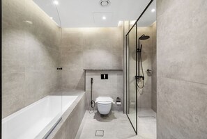 Bathroom - 2BR Duplex DIFC Museum of the Future (Dubai)