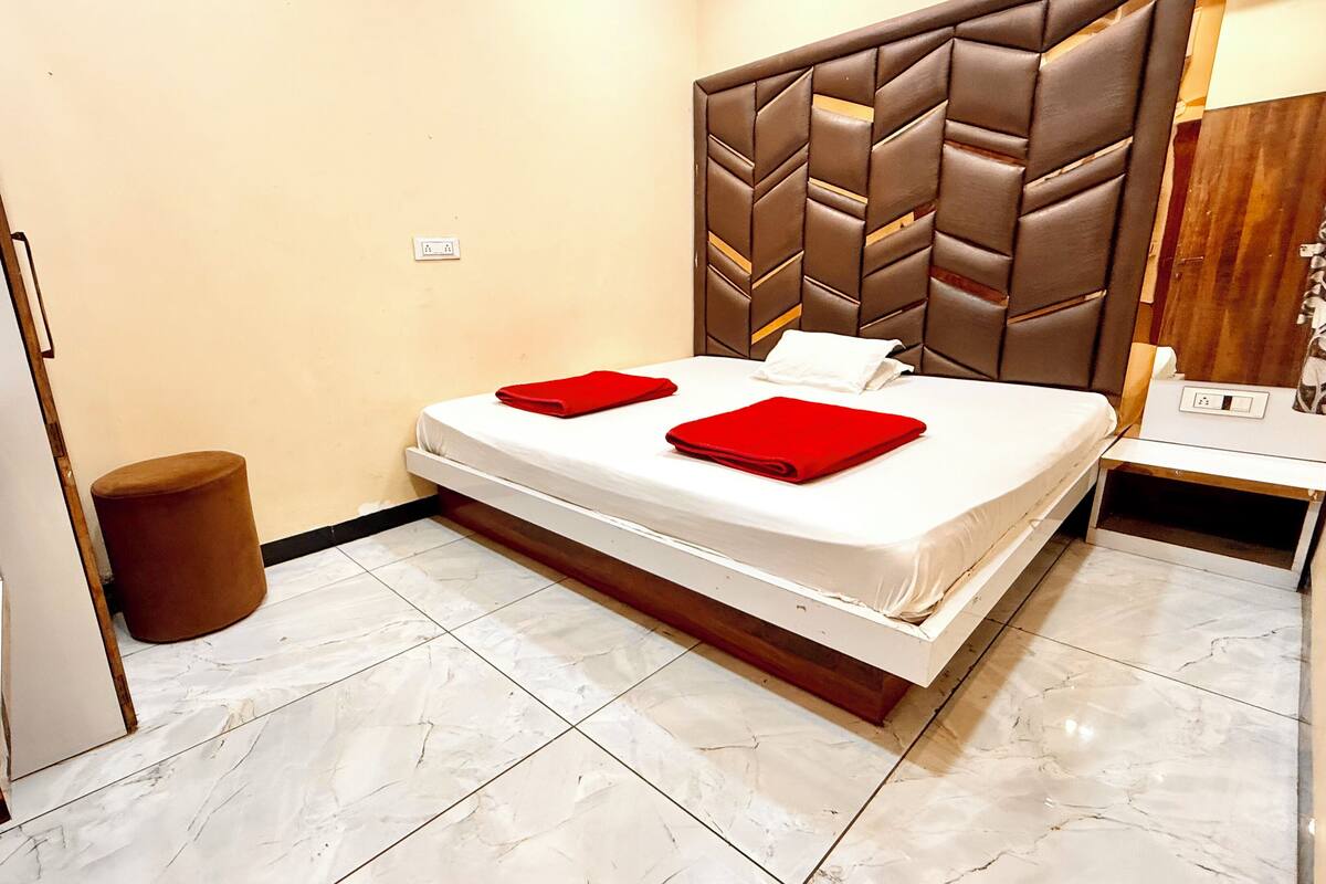 Deluxe Double Room | Premium bedding, desk, laptop workspace, soundproofing