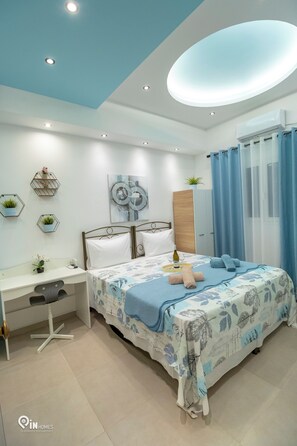 1 bedroom, desk, iron/ironing board, free WiFi - The Aqua - Stylish & Comfy Studio in Egaleo/Athens (Egaleo)