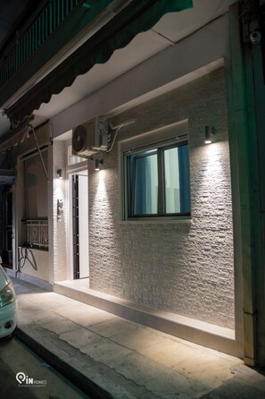 Exterior detail - The Aqua - Stylish & Comfy Studio in Egaleo/Athens (Egaleo)