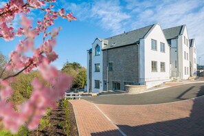 Exterior - Sea Vista – Sleeps 6 – Sea Views – Penthouse – Parking (Carbis Bay)