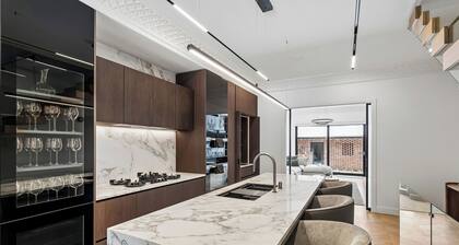 Luxury Home 4bed5bath | Parking | Sauna | Gym