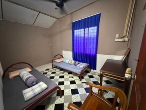 Bed sheets - OYO 91270 Sabsa Homestay (Kuching)