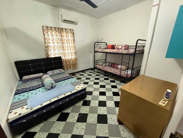 Family Suite | Bed sheets - OYO 91270 Sabsa Homestay (Kuching)