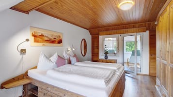 WiFi, bed sheets