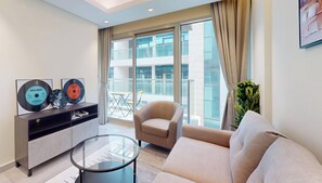 TV - Elegant & Modern 1br Apartment (Dubai)