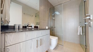 Shower, hair dryer, towels - Chic & Cozy | 1BR in Centurion Onyx (Dubai)