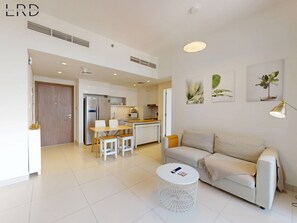 TV - Stylish and Serene 2BR Apartment in Dubai Hills (Dubai)